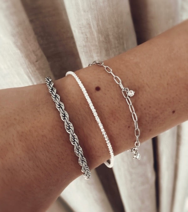 Unsere silber Armbänder von Love Pieces by JD der Onlineshop für hochwertigen Schmuck